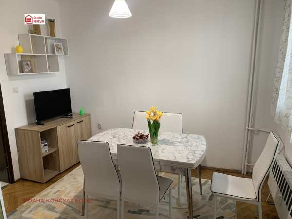 Дава под наем 3-стаен, гр. плевен, широк център