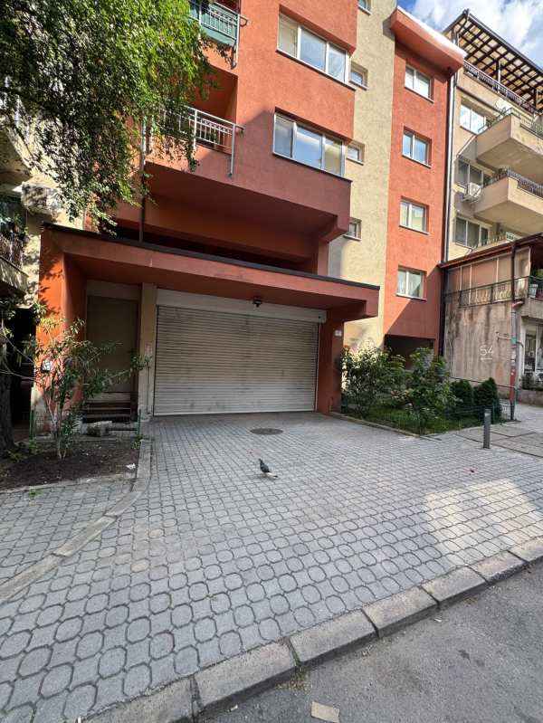 Дава под наем гараж, паркомясто, гр. софия, борово