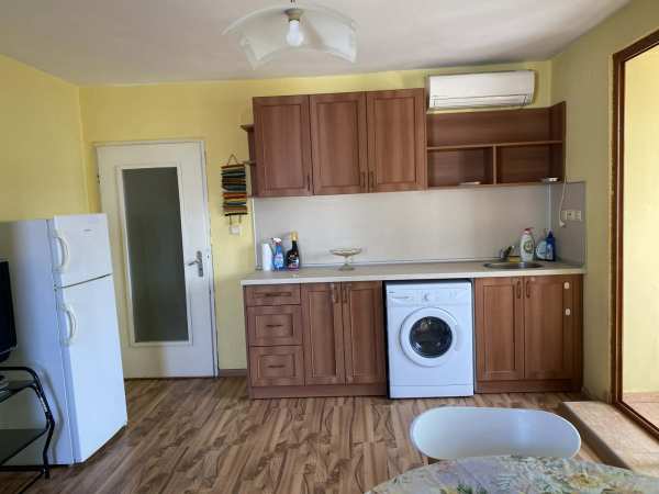 Дава под наем 3-стаен, гр. плевен, широк център