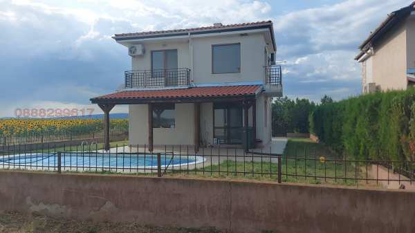 Дава под наем къща, с. гюльовца, област бургас