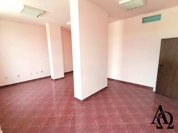 Дава под наем офис, гр. русе, здравец изток