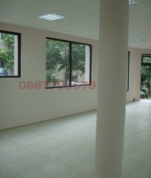 Дава под наем  магазин гр. Свищов, област Велико Търново
      106 кв.м