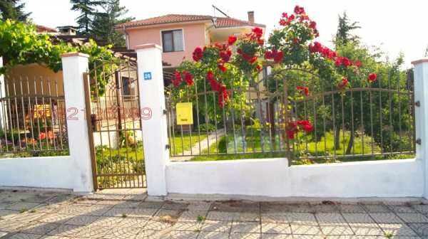 Дава под наем къща, гр. поморие, област бургас