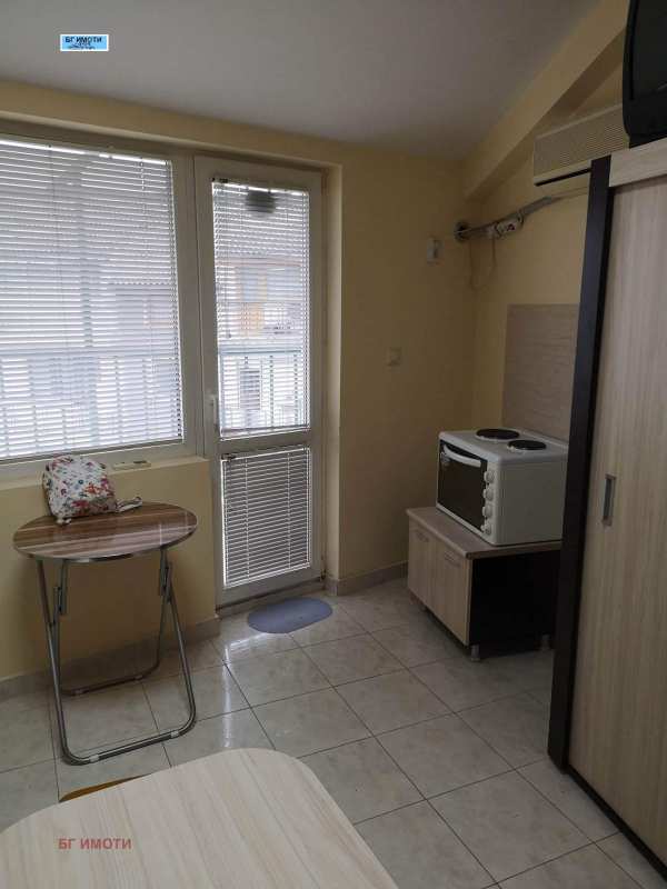 Дава под наем 1-стаен, гр. враца, център