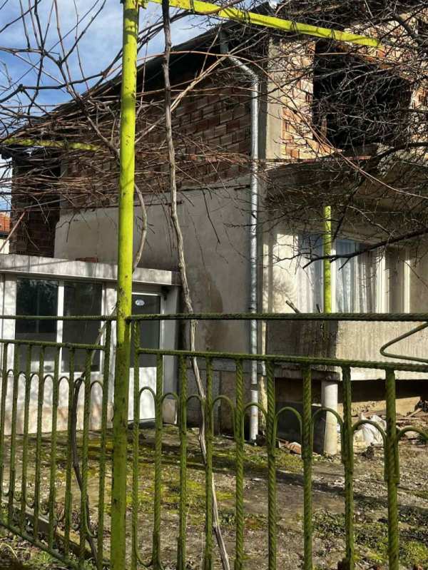 Дава под наем къща, с. дъбене, област пловдив