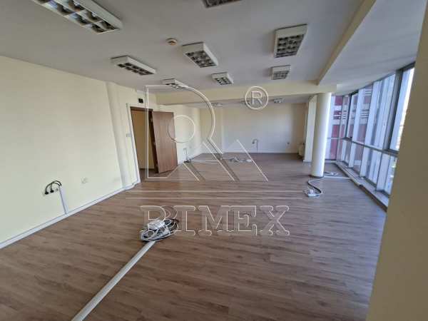 Дава под наем офис, гр. пловдив, център