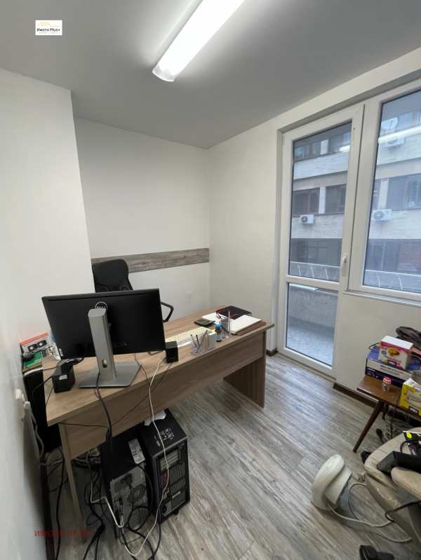 Дава под наем 1-стаен, гр. шумен, център