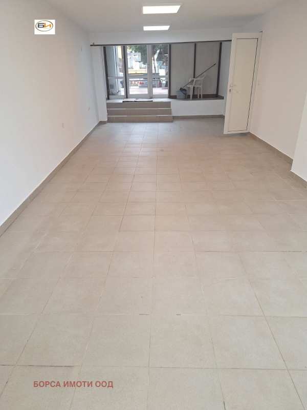 Дава под наем магазин, гр. враца, център