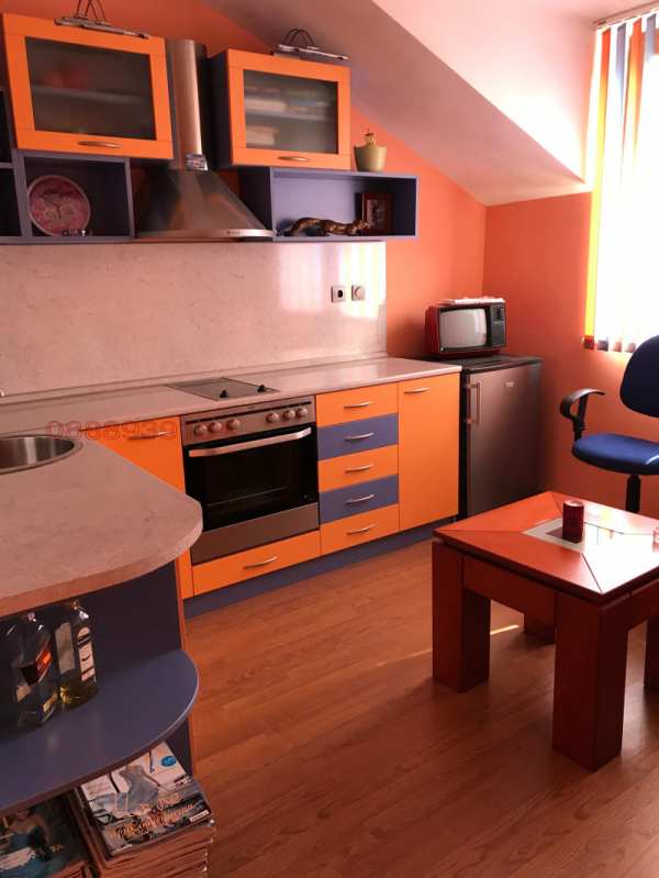 Дава под наем  2-стаен град Враца, Център
      40 кв.м