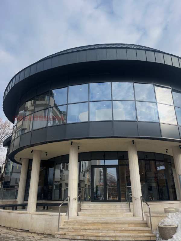 Дава под наем офис, гр. благоевград, идеален център