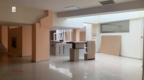 Дава под наем магазин, гр. русе, център