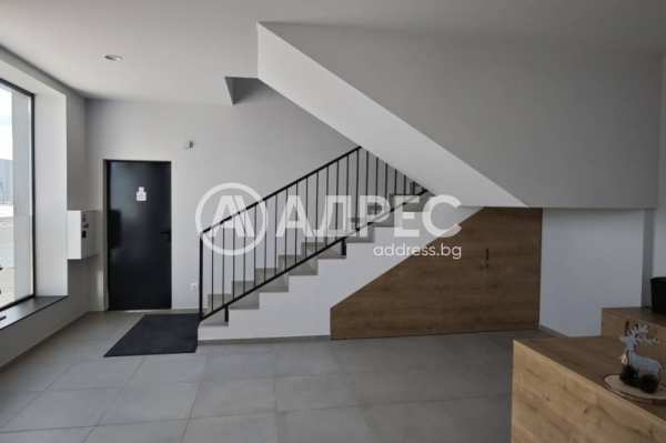 Дава под наем склад, гр. божурище, област софия област