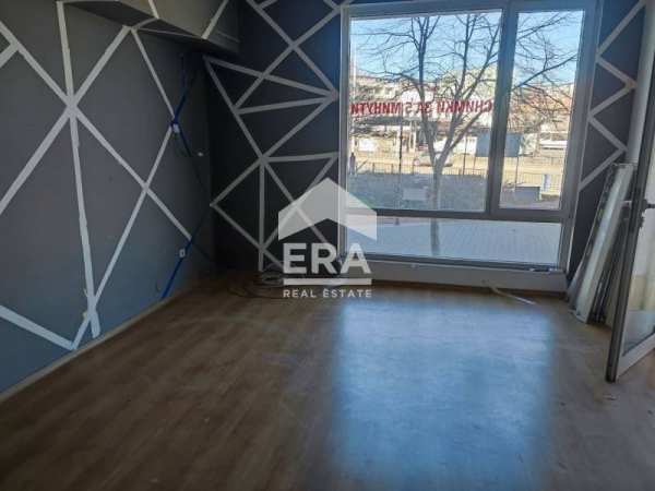 Дава под наем магазин, гр. хасково, център