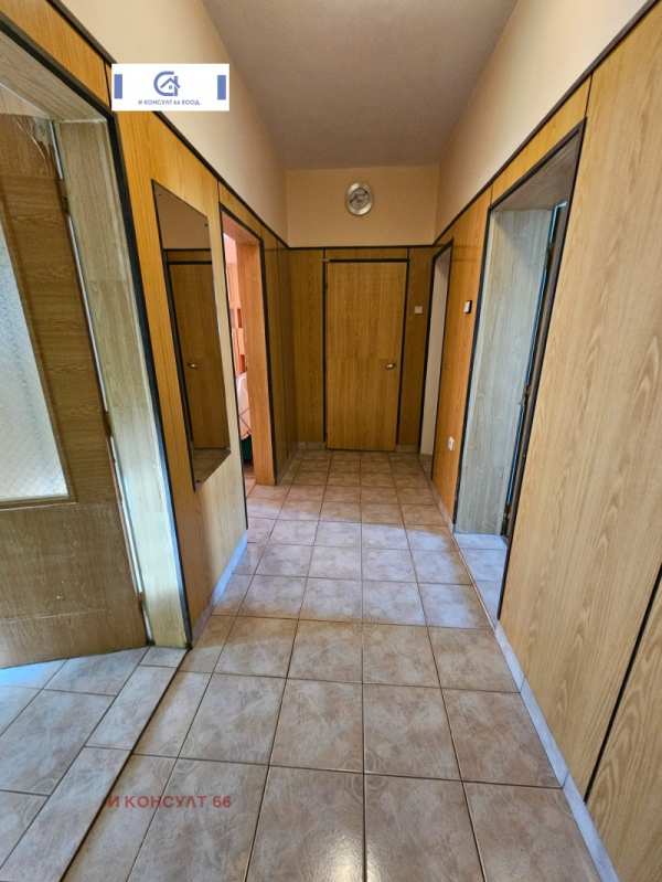 Дава под наем 3-стаен, гр. ловеч, широк център