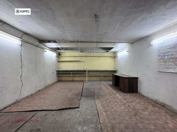 Дава под наем гараж, паркомясто, гр. русе, широк център