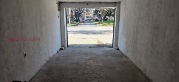 Дава под наем гараж, паркомясто, гр. русе, здравец