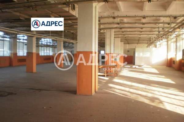 Дава под наем  пром. помещение гр. Сандански, област Благоевград
      3240 кв.м