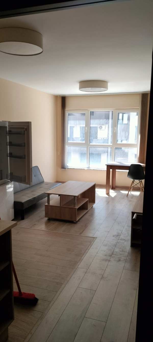 Дава под наем 2-стаен, гр. пловдив, център