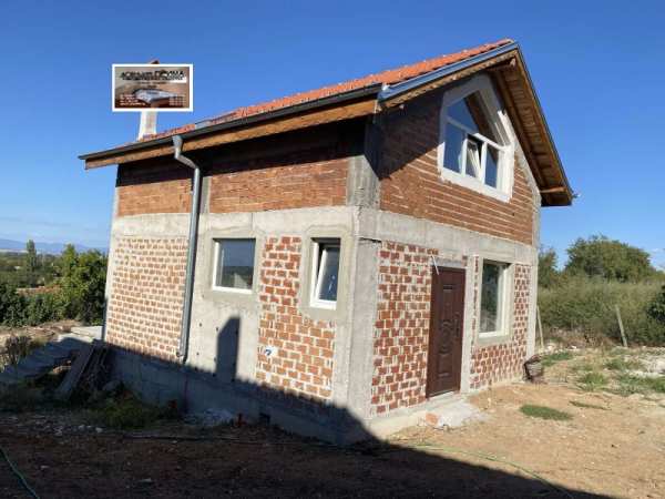Продава  къща с. Чешнегирово, област Пловдив
      100 кв.м