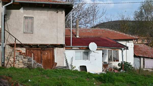 Продава къща, с. дълбоки, област стара загора