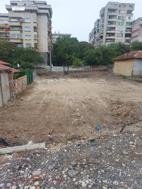 Продава парцел, гр. плевен, широк център
