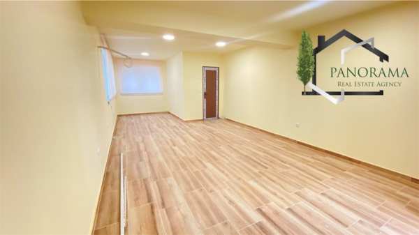 Продава  офис град Шумен, Център
      53 кв.м