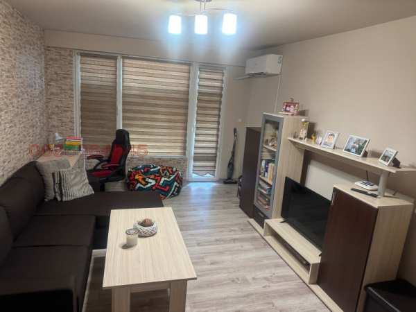 Продава 2-стаен, гр. ловеч, широк център