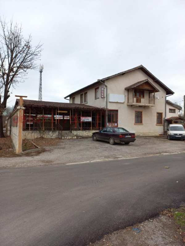 Продава  хотел град Враца, Студентски град
      212 кв.м