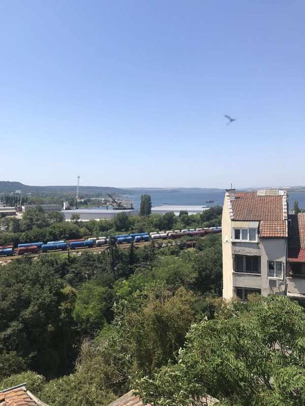 Продава 4-стаен, гр. варна, погреби