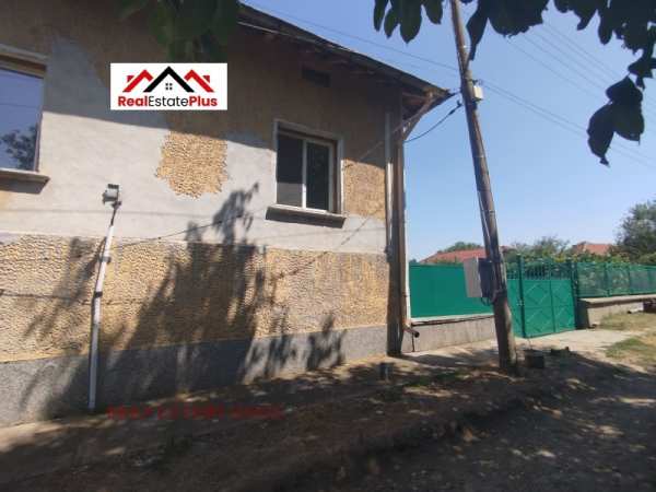 Продава  къща с. Николаево, област Плевен
      90 кв.м