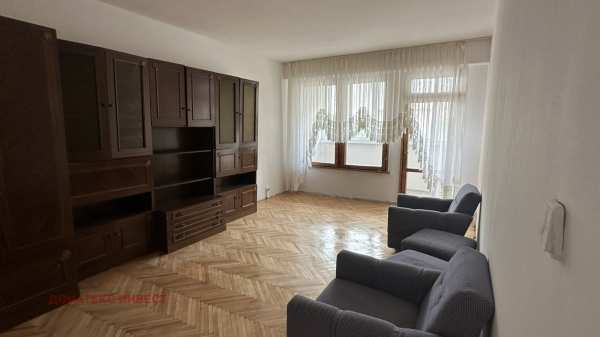 Продава 3-стаен, гр. баня, област пловдив