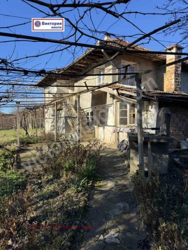 Продава  къща с. Шемшево, област Велико Търново
      100 кв.м