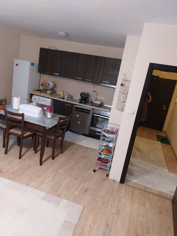 Продава 3-стаен, гр. враца, център