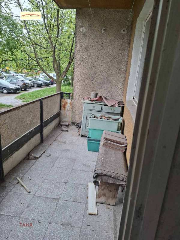 Продава 2-стаен, гр. перник, изток