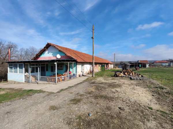 Продава бизнес имот, с. балювица, област монтана