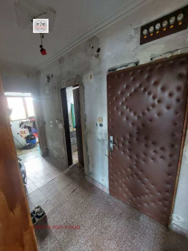 Продава етаж от къща, гр. раднево, област стара загора