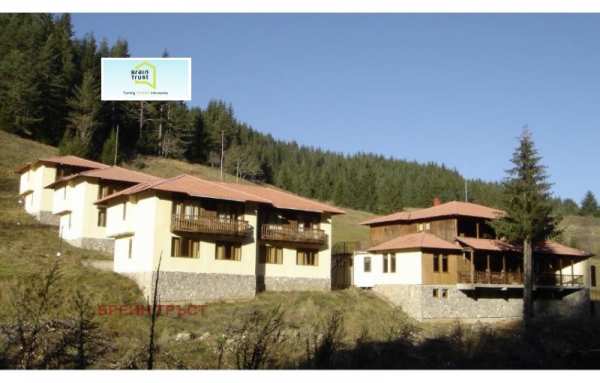 Продава  хотел к.к. Пампорово, област Смолян
      2008 кв.м