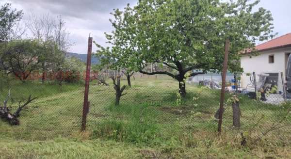 Продава парцел, с. червен, област пловдив