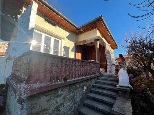 Продава къща, гр. казанлък, област стара загора