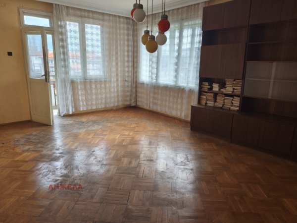 Продава 4-стаен, гр. пазарджик, център