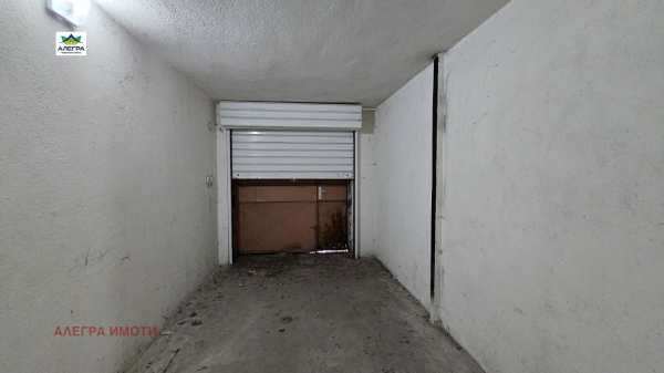 Продава склад, гр. пазарджик, център