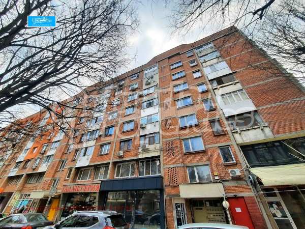 Продава 4-стаен, гр. бургас, център