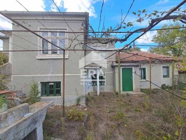 Продава  къща с. Крумово, област Варна
      180 кв.м