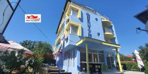 Продава  хотел с. Лозенец, област Бургас
      960 кв.м