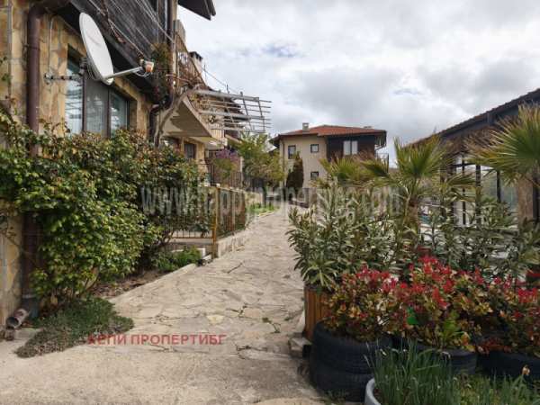 Продава  многостаен с. Кошарица, област Бургас
      90 кв.м