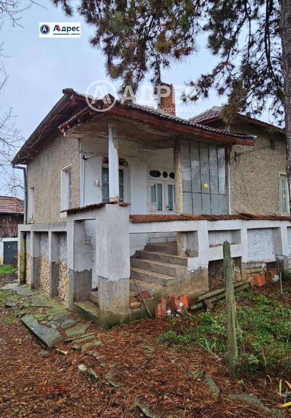 Продава къща, с. извор, област видин