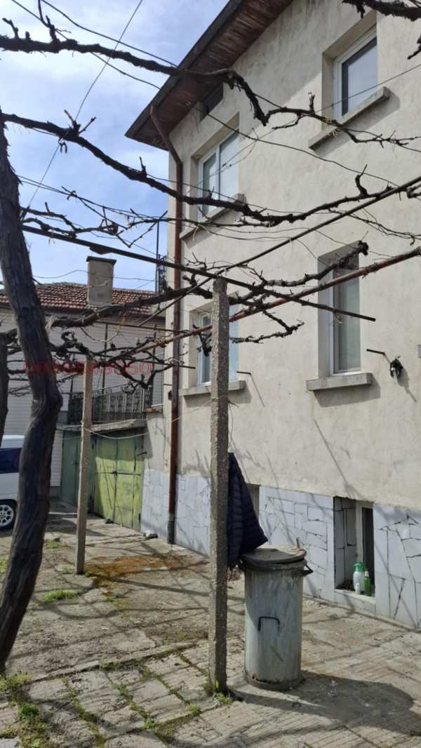 Продава къща, гр. дупница, област кюстендил