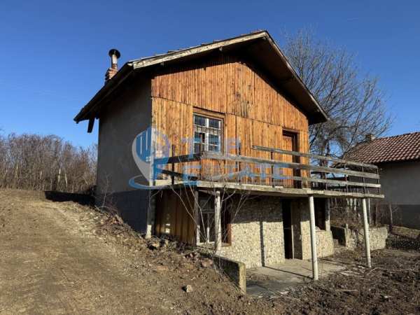 Продава вила, гр. бяла черква, област велико търново