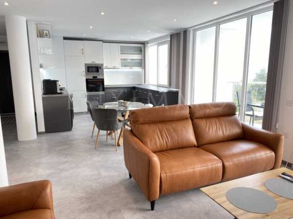 Продава 4-стаен, гр. балчик, област добрич