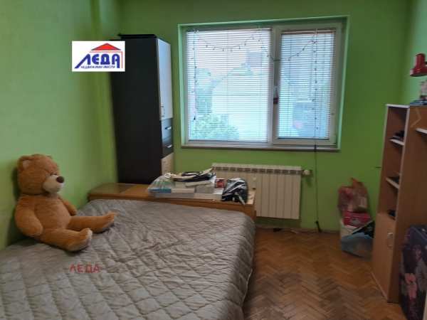 Продава 4-стаен, гр. плевен, идеален център